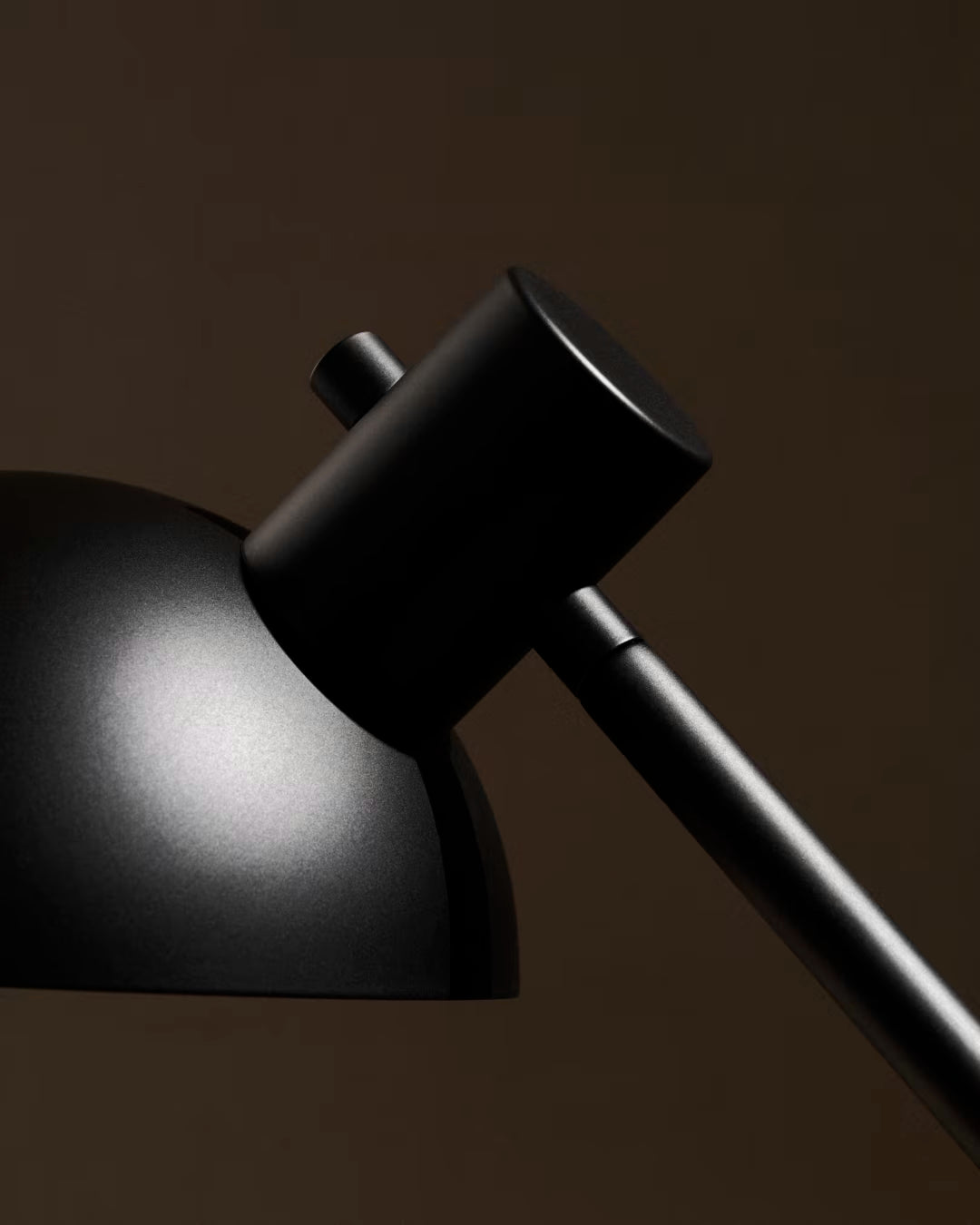 MO310 - TABLE LAMP