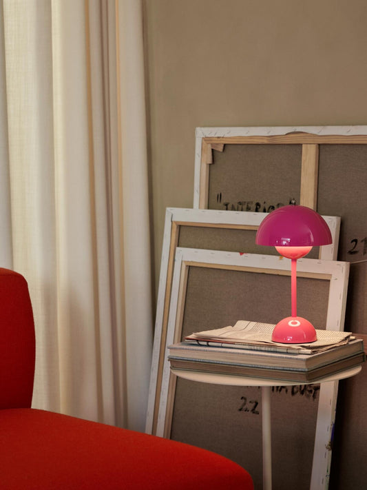 Flowerpot VP9 rechargeable table lamp