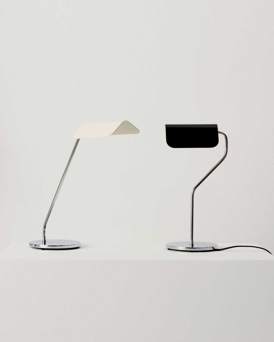 APEX TABLE LAMP