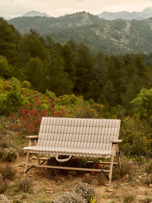 Divano pieghevole Outdoor Market by Jasper Morrison, con cuscino