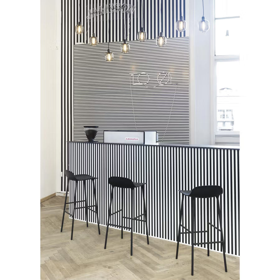 Sgabello Form H65, Acciaio Nero