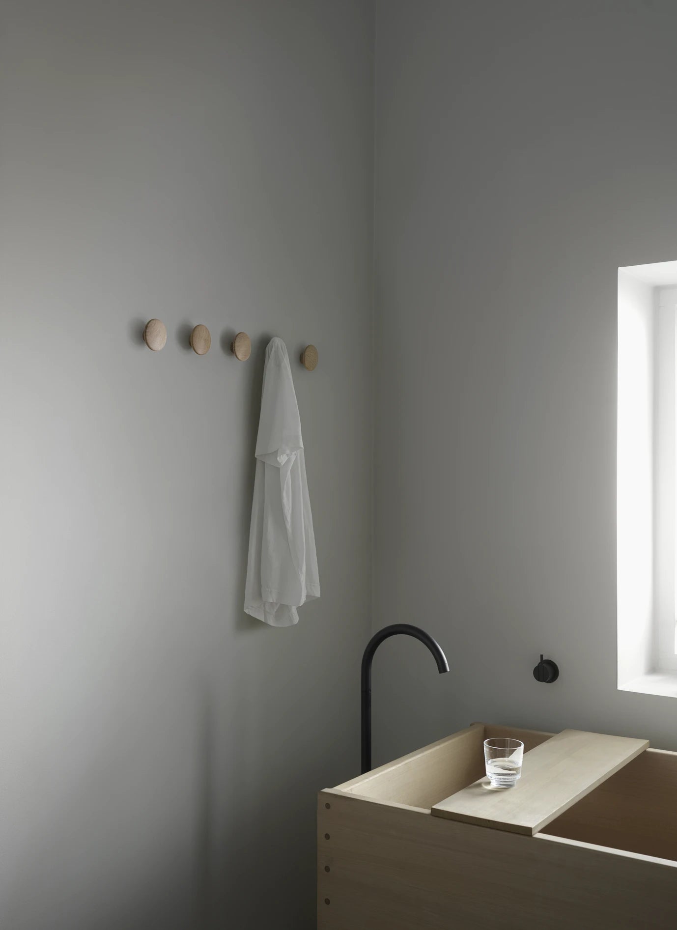 Appendiabiti da parete Dots, set di 5pz, legno