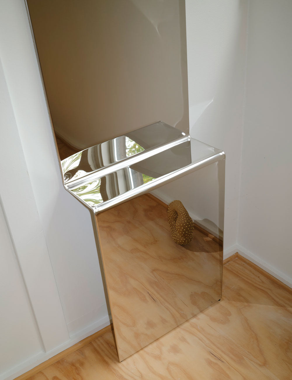 Specchio Pleat MUUTO - scatto editoriale
