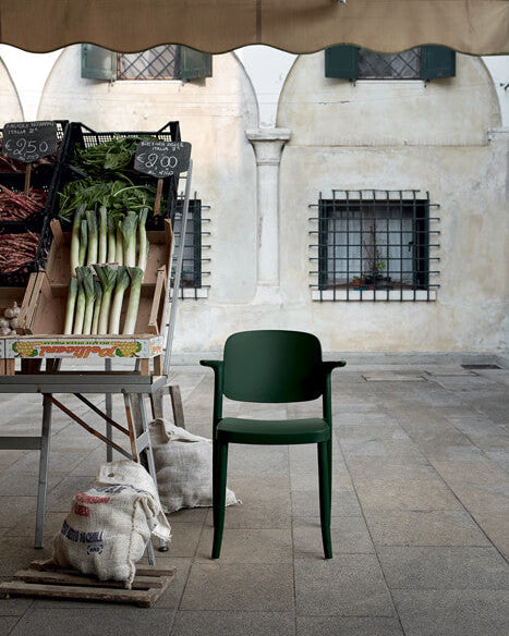 Piazza armchair